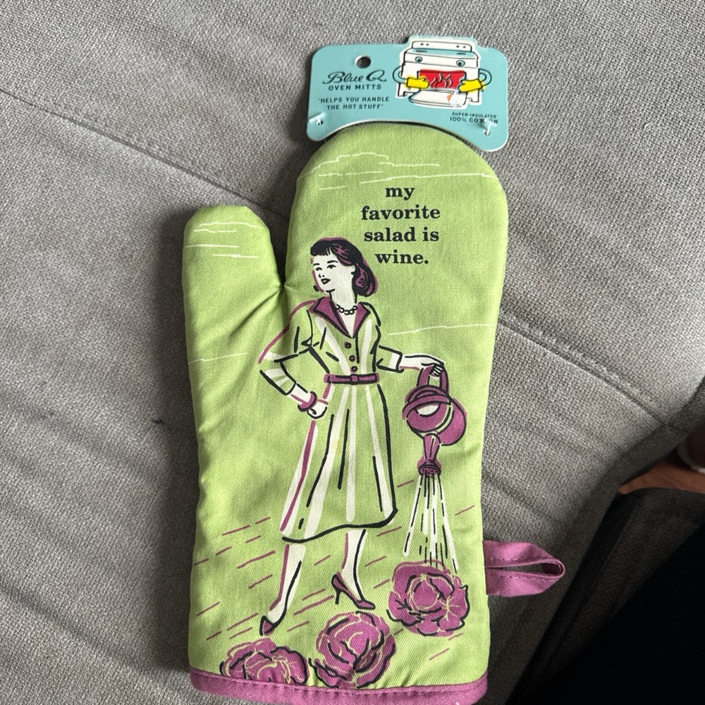 Blue Q Green Oven Mitt with Wine Humor